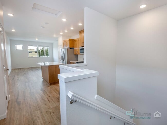 Photo - Bright 2-Bedroom, 2.5-Bathroom Home in Hillsboro