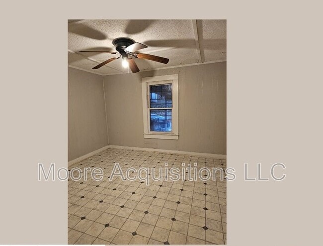 Photo - 1811 Nowlin St