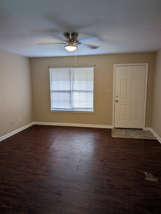 Photo - 2555 Chateau Ln Unit 3