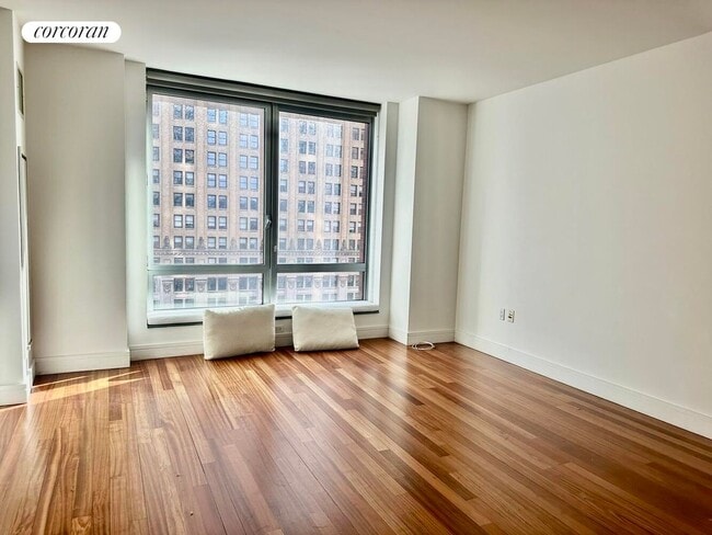 Photo - 30 Little W St