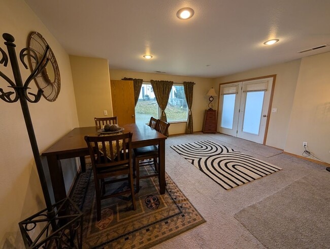 Photo - Gorgeous large Clarkston Heights duplex