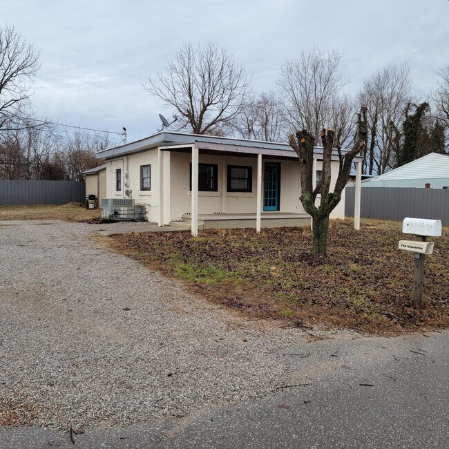 Photo - 120 S Camp Heights Dr House