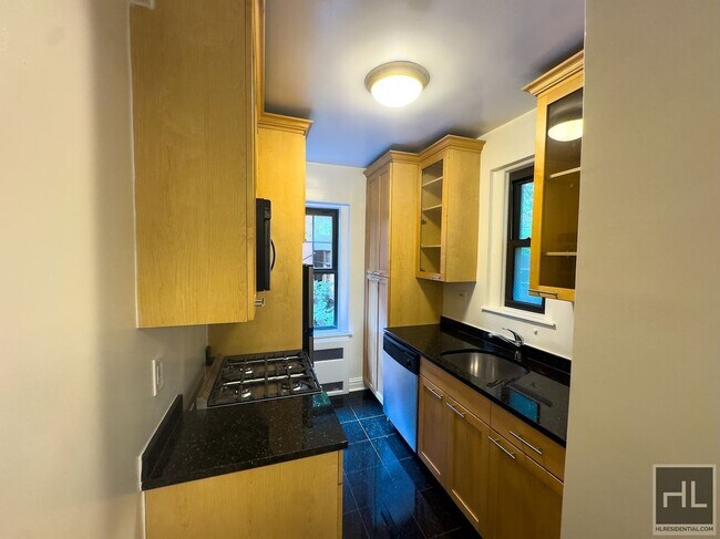 Photo - Christopher Street Unidad 1A