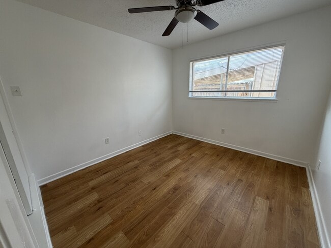 Photo - 2910 Lourdes St