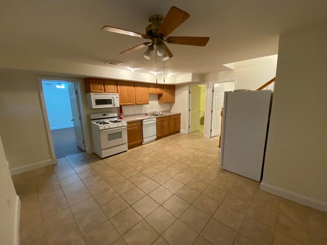 Building Photo - 90 6th St Unit A Rental