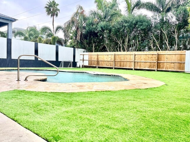Photo - 218 W Lantana St