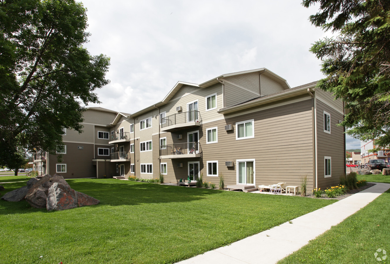 Applewood West and Fairmount Apartments - Applewood West and Fairmount Apartments