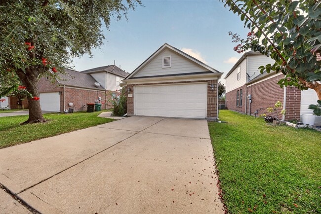 Building Photo - 15506 Fir Woods Ln