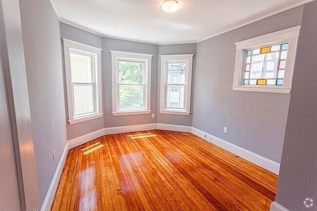 Building Photo - 9/1 Sunny, updated 3BR near Central Sq w/b... Rental