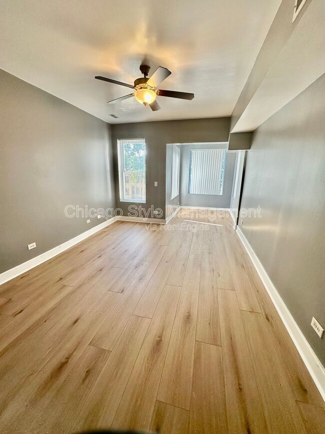 Building Photo - 3302 W Fulton Blvd Unit 3