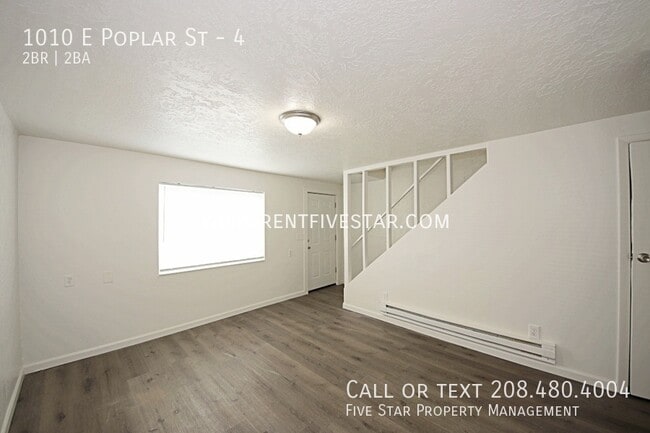 Photo - 1010 E Poplar St Unit 4