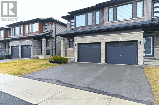 Photo - 44 June Callwood Wy