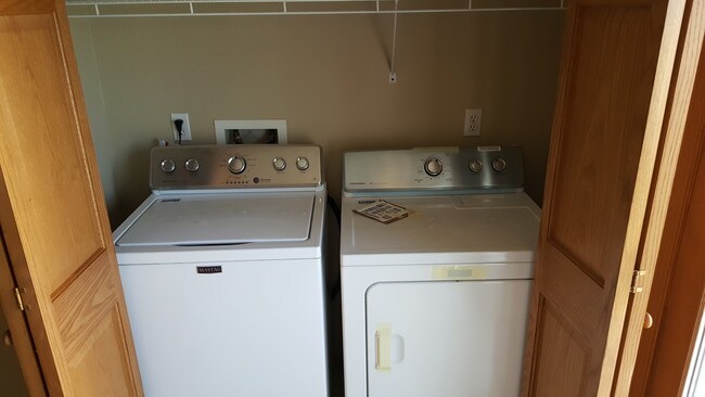 Photo - 1308 Koestner St