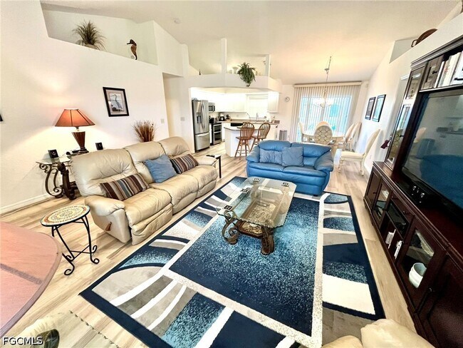 Photo - 818 SW 8th Pl