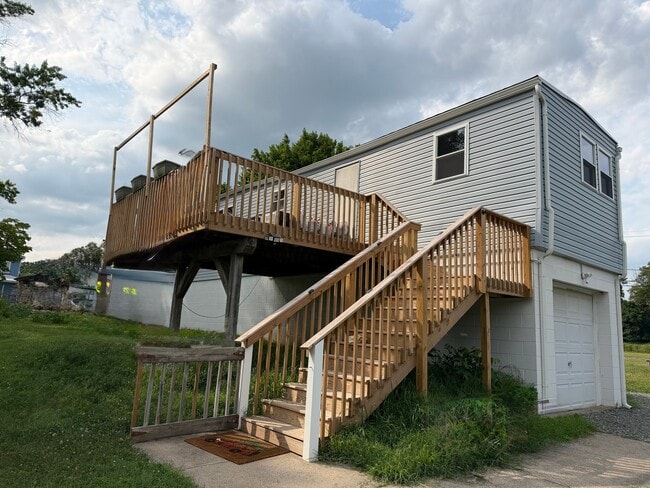 Photo - 770 River Rd