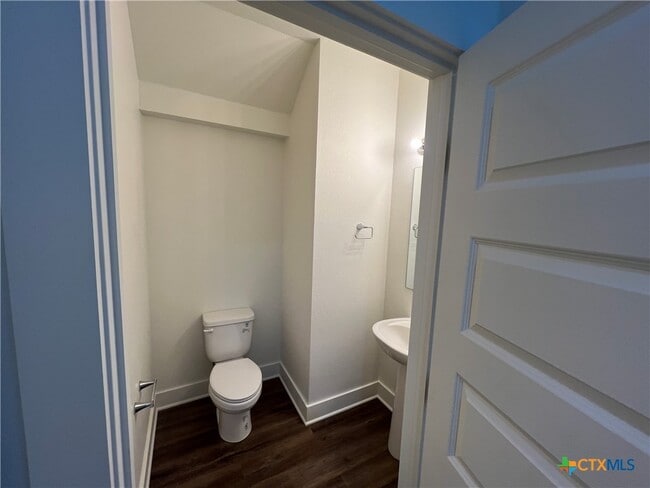 Photo - 1822 Royal Loop