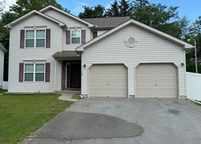 Building Photo - THREE BEDROOM/2.5 BATH Detached Home w TWO...