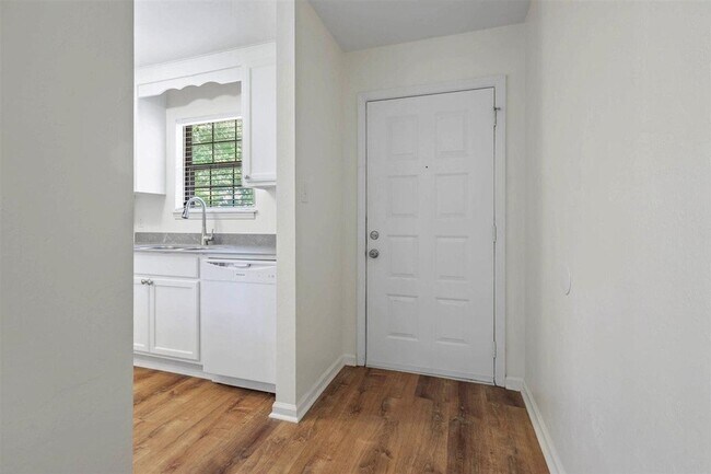 Photo - 2556 Panther Creek Rd