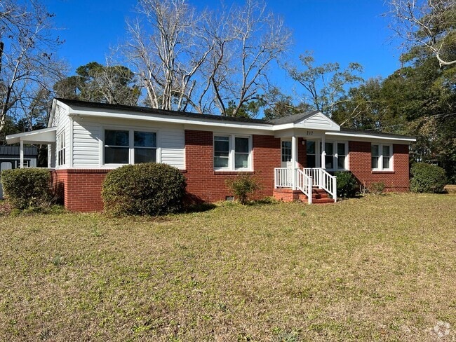 Building Photo - SEAGATE VILLAGE - MYRTLE AVE - Located off... Rental