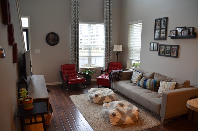Building Photo - 1064 Worth Lane Unit B5L