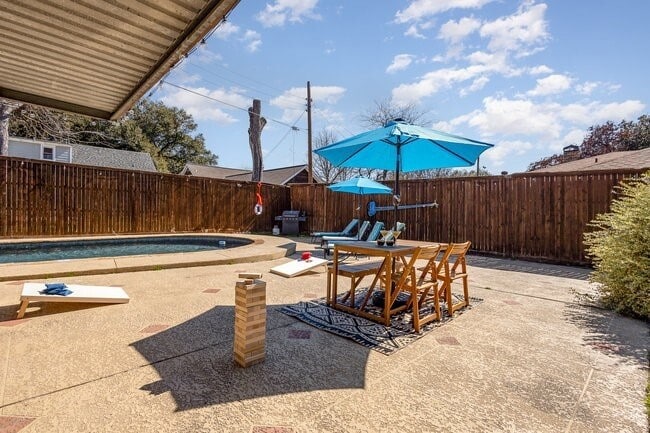 Photo - 2404 Crestview Cir