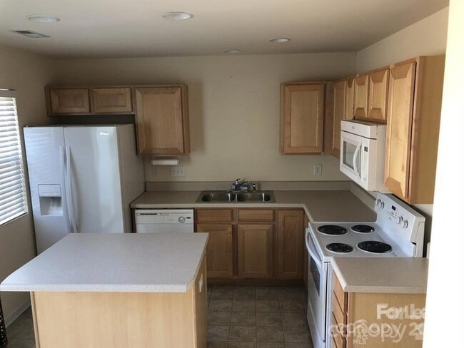 Photo - 11138 Derryrush Ave
