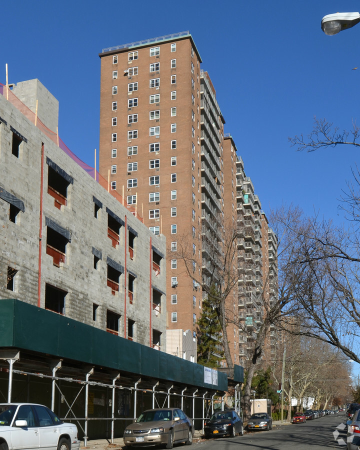 Photo - Nathan Hale Gardens Apartments