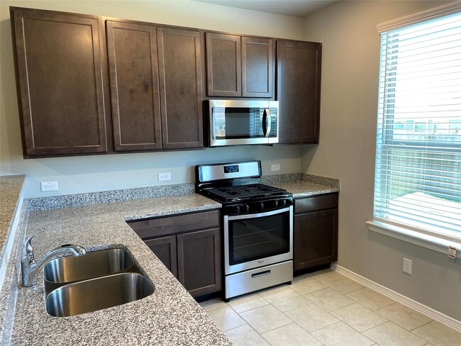 Photo - 25530 Valverdant Ct