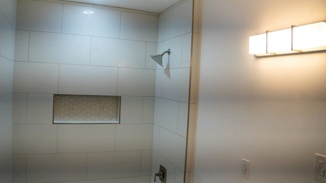 Photo - 208 Fayette St