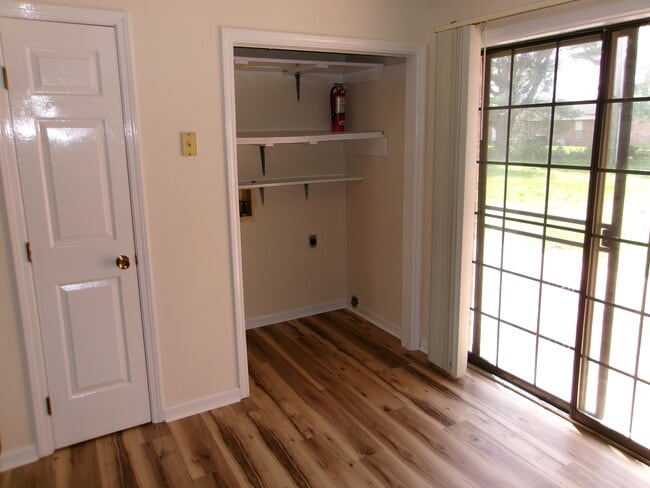 Photo - 3209 Timbermill Ave Unidad A