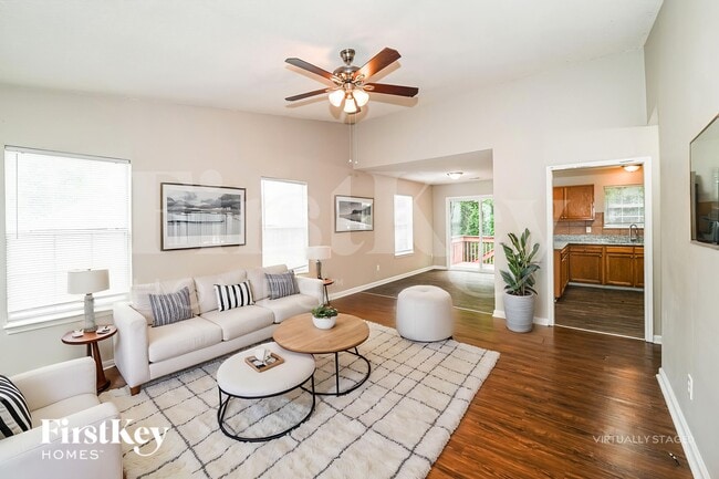 812 Silver Ct
