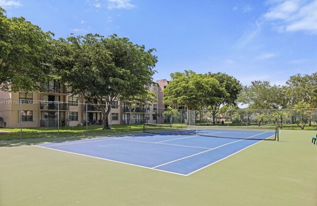 Photo - 13100 SW 92nd Ave Unidad A-204