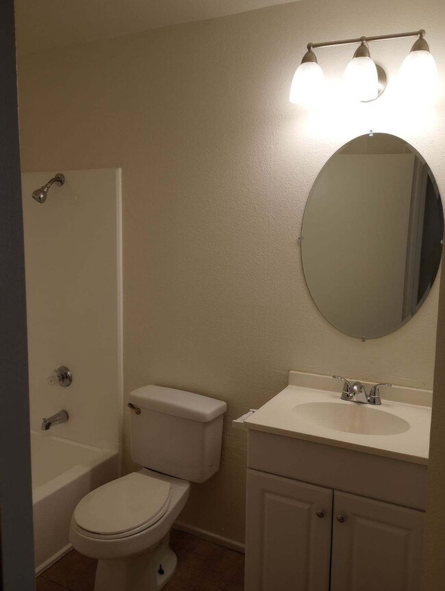 Photo - 806 S Broadway