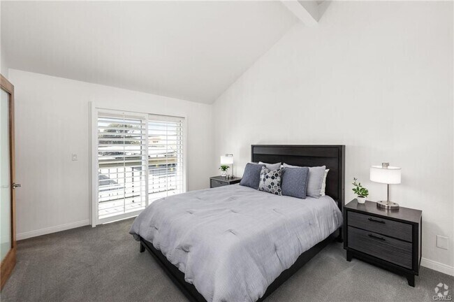 Building Photo - 1501 Artesia Blvd Rental