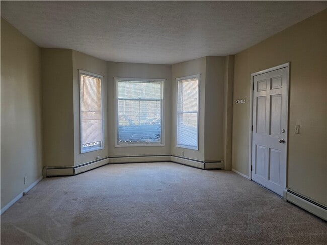 Photo - 715 W Water St