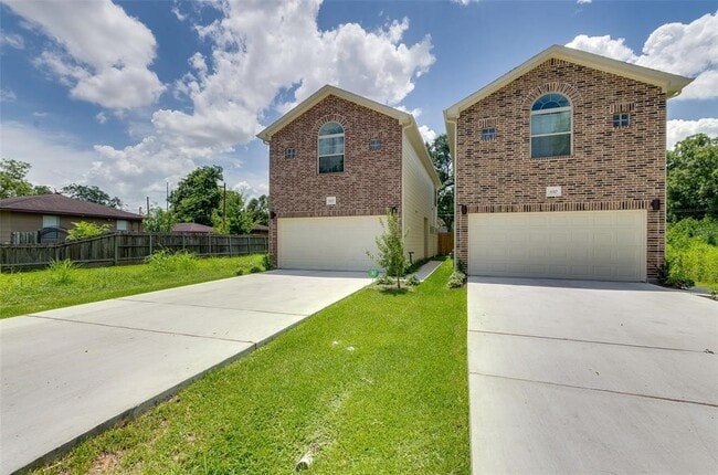 Photo - 612 E 38th St