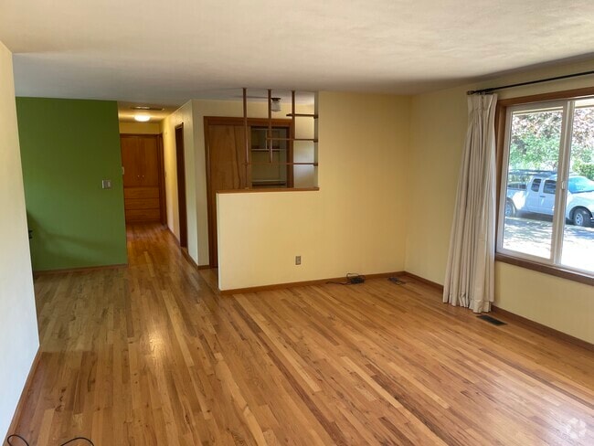 Building Photo - 1520 NW 14th St Rental