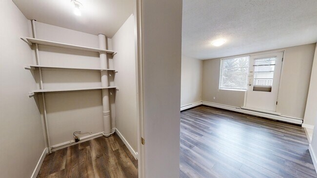 Photo - 9932-9105 105 Ave Unit 205