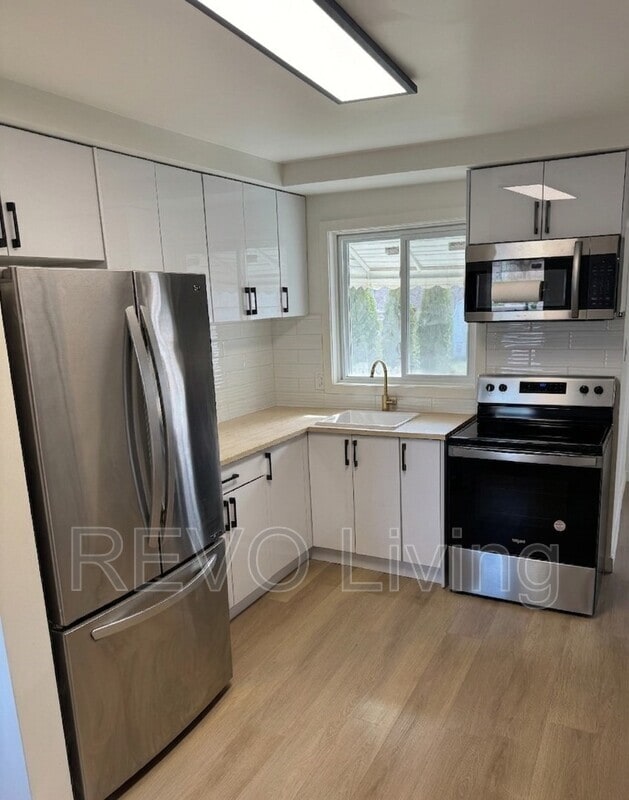 Building Photo - 137 Oakdale Ave Unit 2