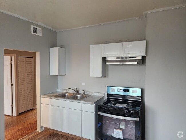 Building Photo - 1250 S Karlov - 2 Bed Unit 1252-3A Rental