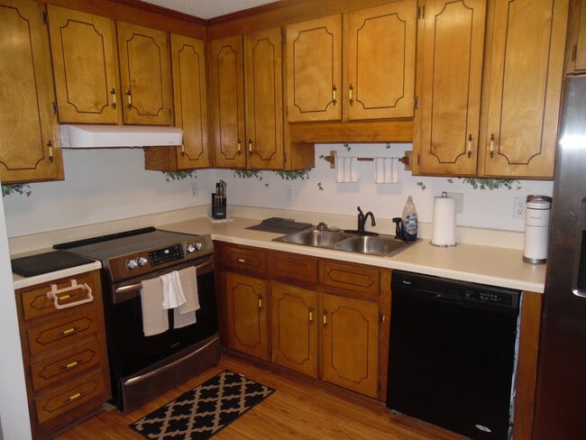 Cocina completa - 153 Lakeview Dr