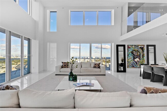 Photo - 10 Venetian Way Unit PH04