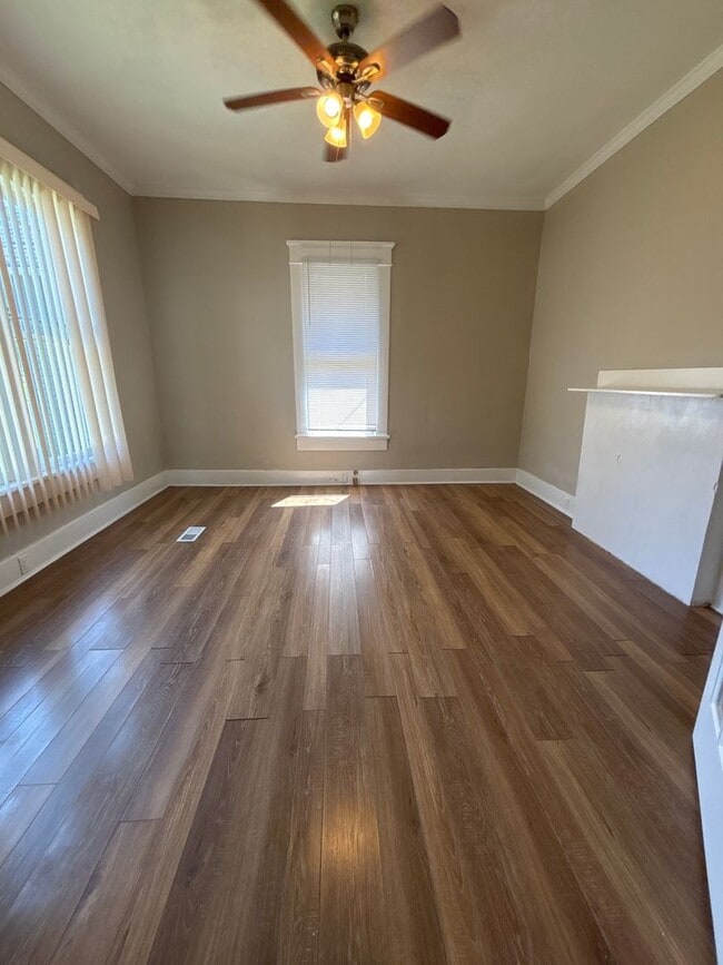 Photo - 312 W King St