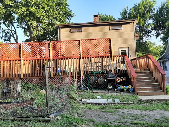 Photo - 329 E 3rd St