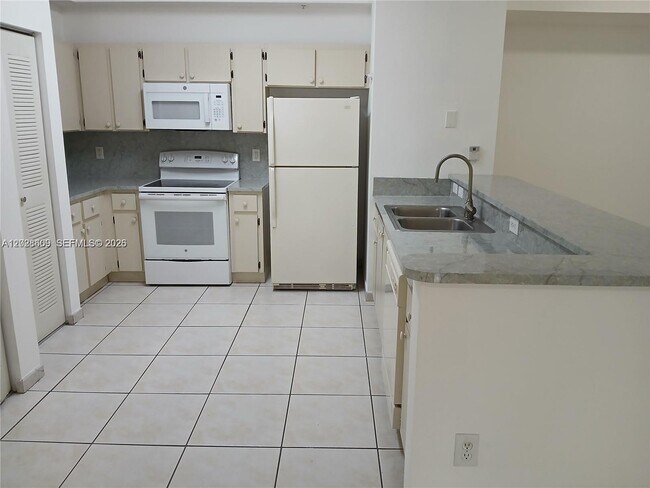 Photo - 7230 NW 114th Ave Unit 103
