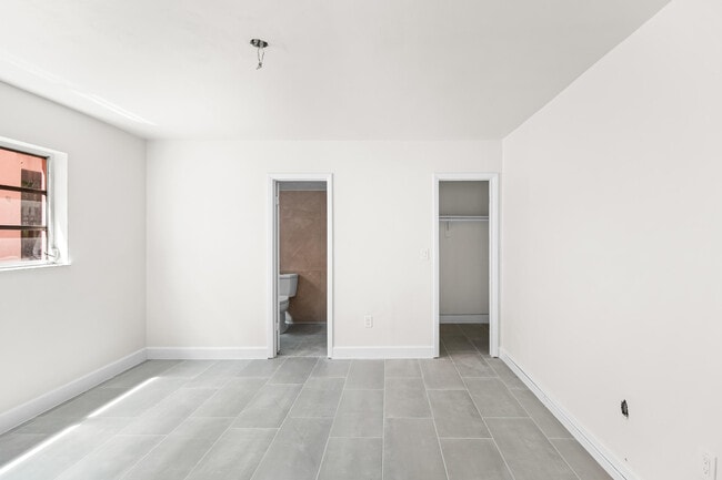 Photo - 1880 SW 17th Ave