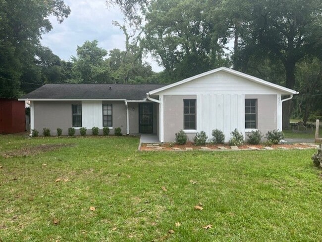 Building Photo - 3/2 single-family home in NE Ocala