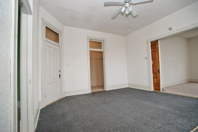 Building Photo - 704 N 3rd St Unit 2