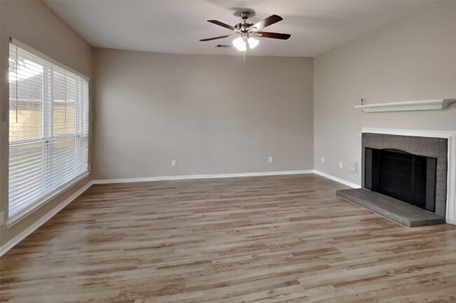 Photo - 21338 Wildcroft Dr