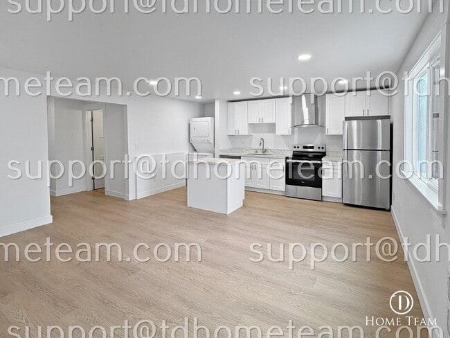 Photo - "Charming Tacoma Retreat: Cozy 2-Bed Oasis with 1 Private Car Garage!"